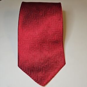 Vintage 90s Red Zigzag Pattern L&T Tie